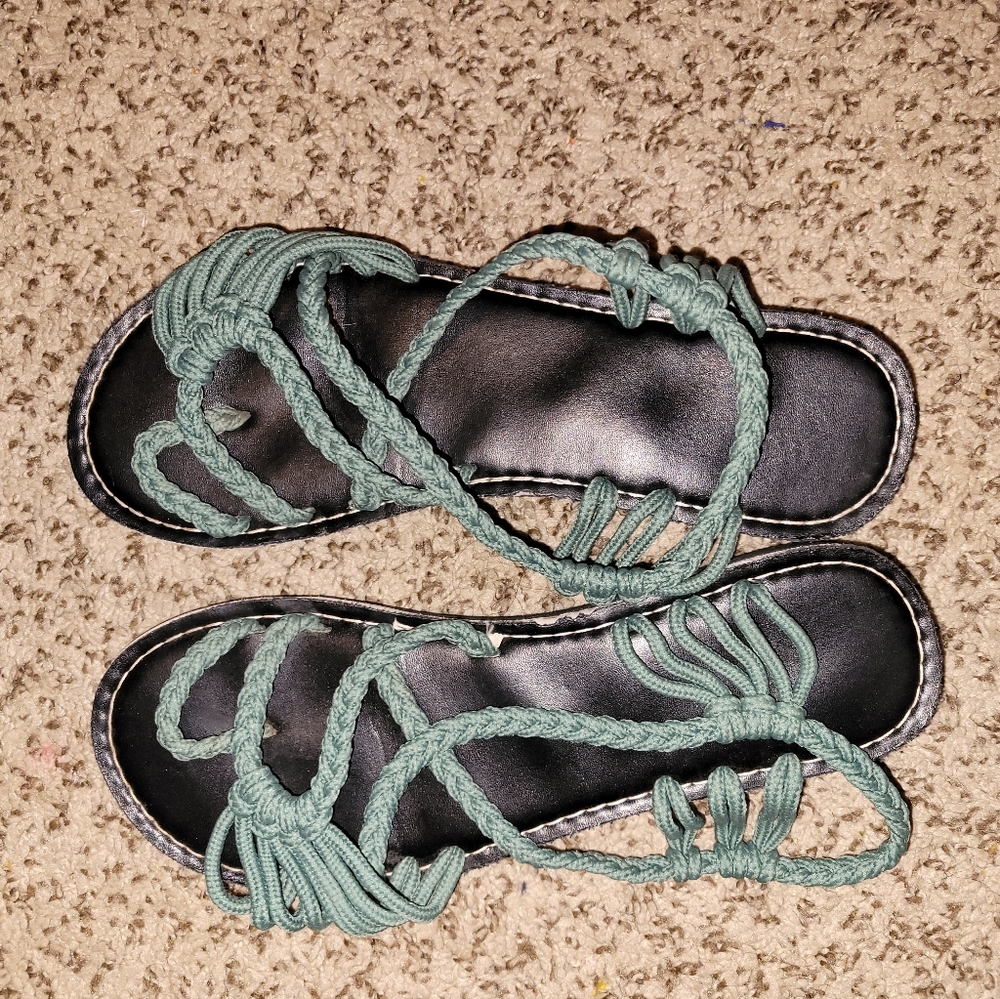 Sandles